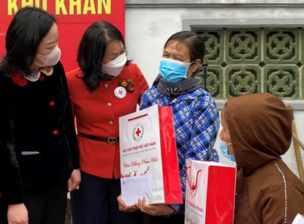 Gia Lai: Tặng 400 suất quà cho người nghèo vùng khó huyện Đak Đoa và Chư Păh